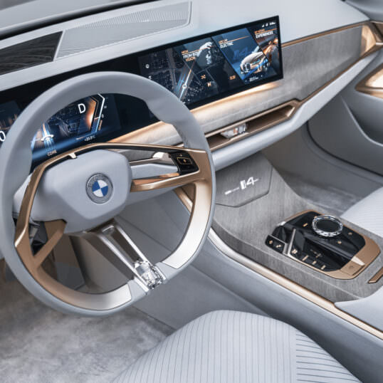 BMW Concept i4 2020 écran intérieur