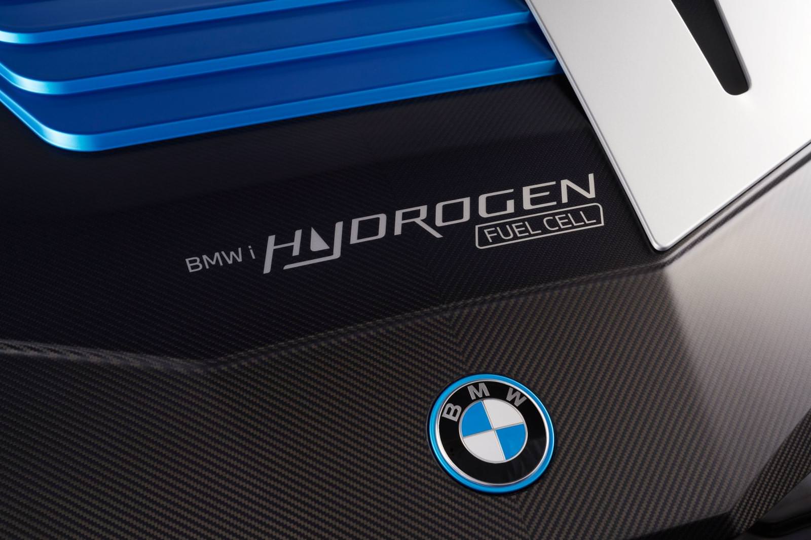 BMW iX5 Hydrogen 08 2021 1