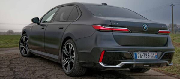 La nouvelle BMW i7 vue d'arrière
